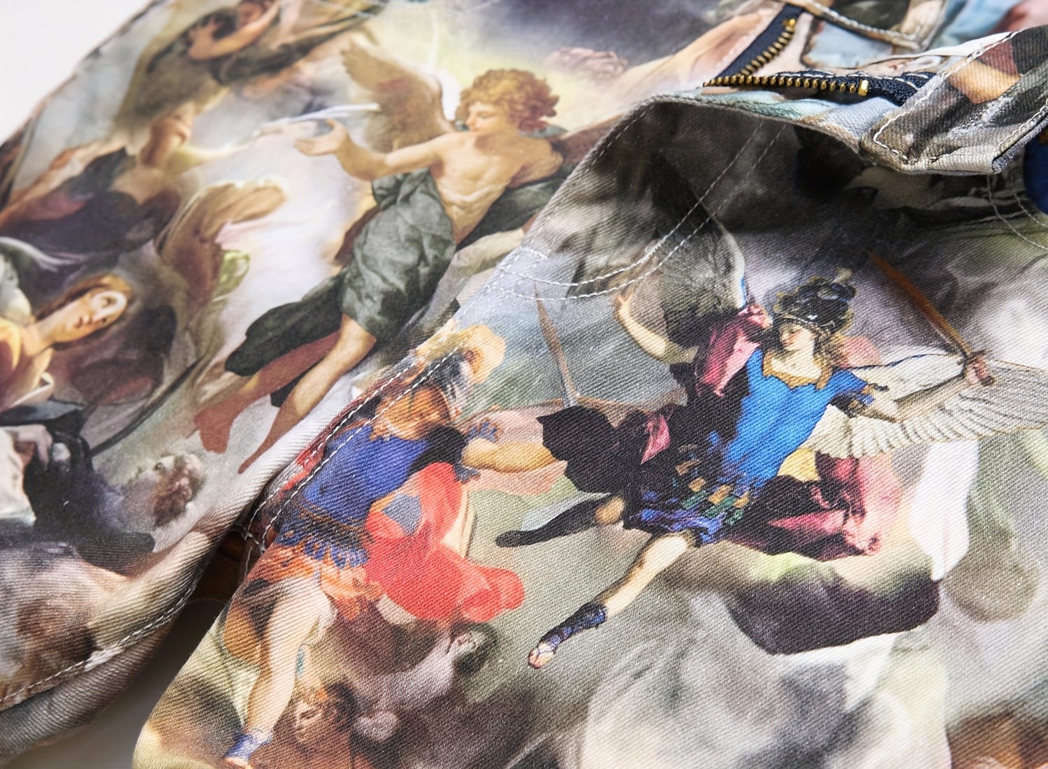 [Popular Choice] 1pc Men's Vintage Renaissance Angel Print Skinny Jeans, Mid Waist Denim with Zipper Fly, Casual Weekend Wear, Washed Detail, Regular Length, Oil Painting, European Art, Fashion Style, Leisure Outing Occasion, Cultivate The Body Version, Spring/Autumn, Fashion Style, Leisure Outing Occasion, Cultivate The Body Version, Spring/Autumn