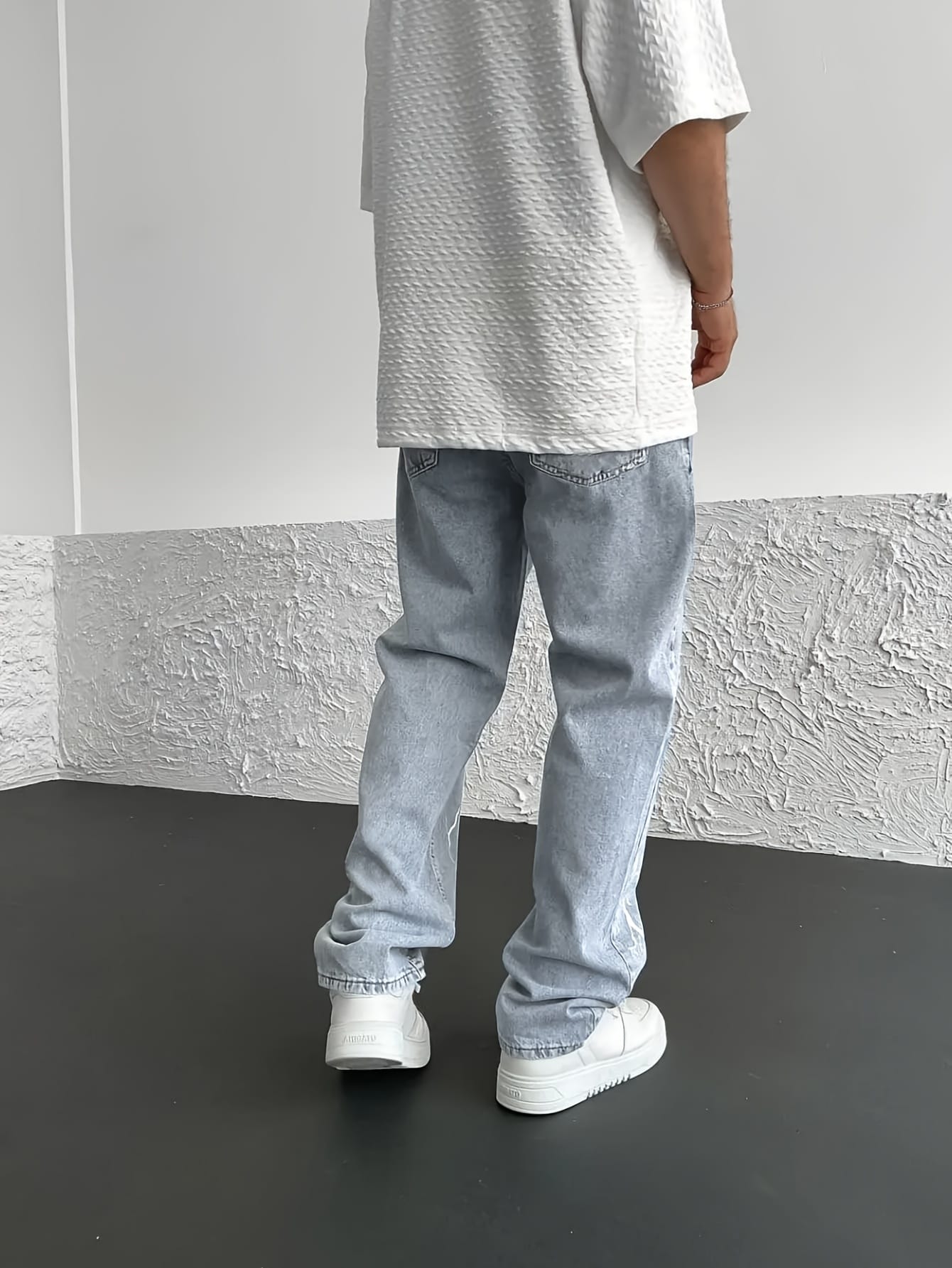 Men'S Light Blue Casual Jeans with White Lightning Bolt Design - Loose Fit, Non-Stretch, High Street Style, All-Season Comfort, Comfortable Footwear, High Street Fashion, Trendy Streetwear, Durable Fabric