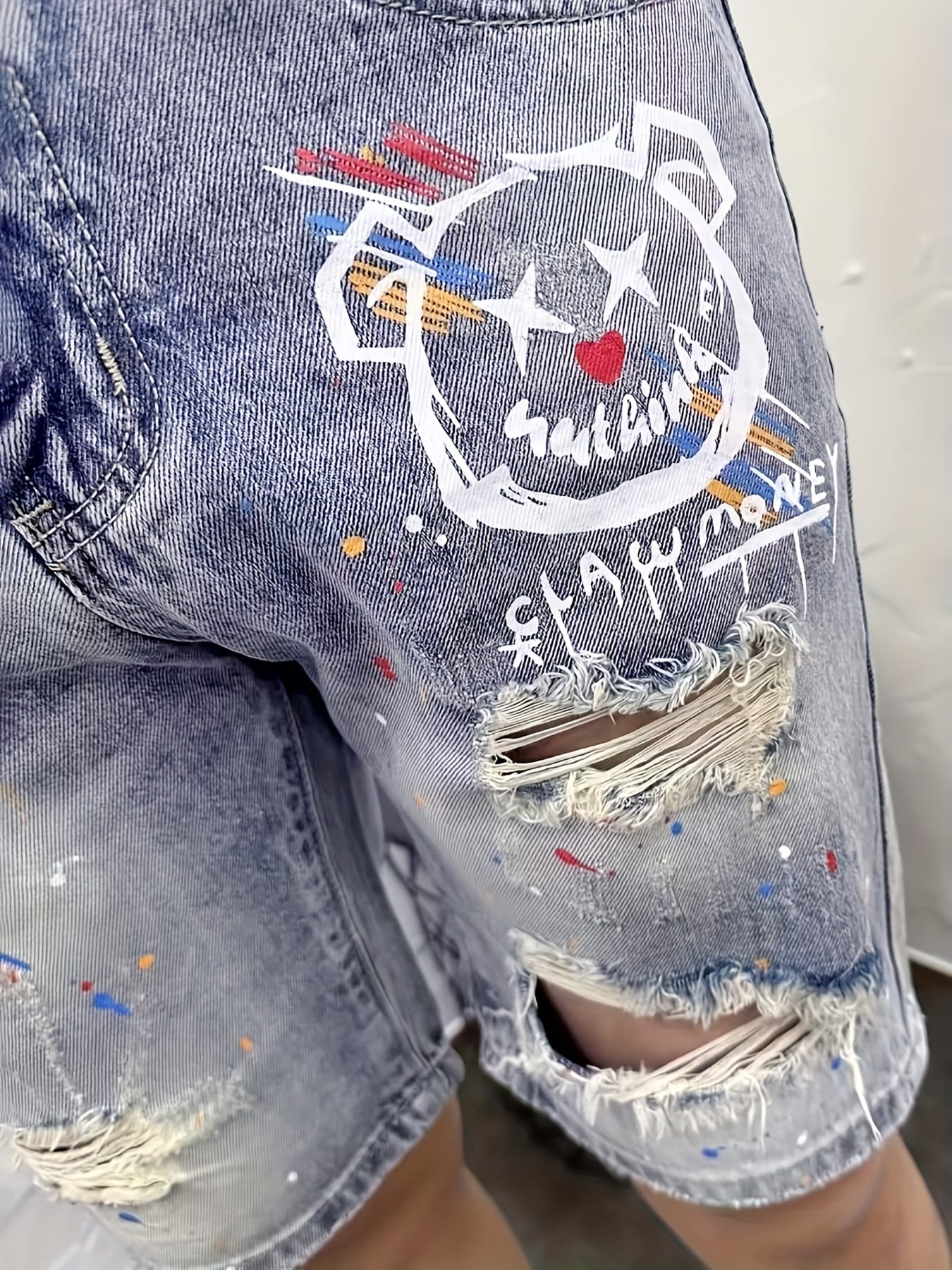 Men's Casual Distressed Denim Shorts with Geometric Bear Graphic Print - Knee-Length Mid-Thigh Regular Fit, Machine Washable & Functional Pockets for Summer Streetwear, Shorts Jeans, Streetwear Fashion, Warm Weather Clothing, Urban Street Style, Durable Construction, Street Style Lovers