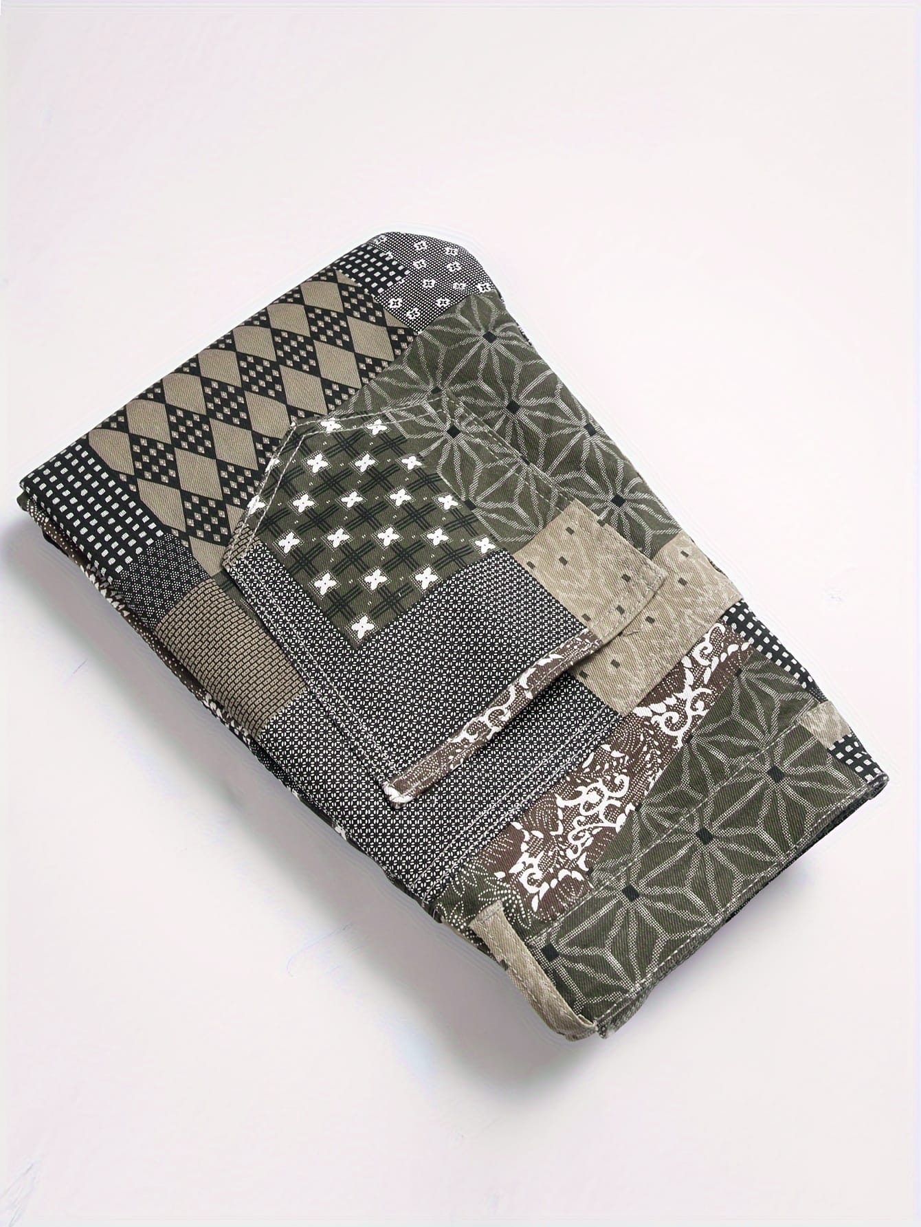 Stylish Patchwork Denim Jeans with Random Print Pattern