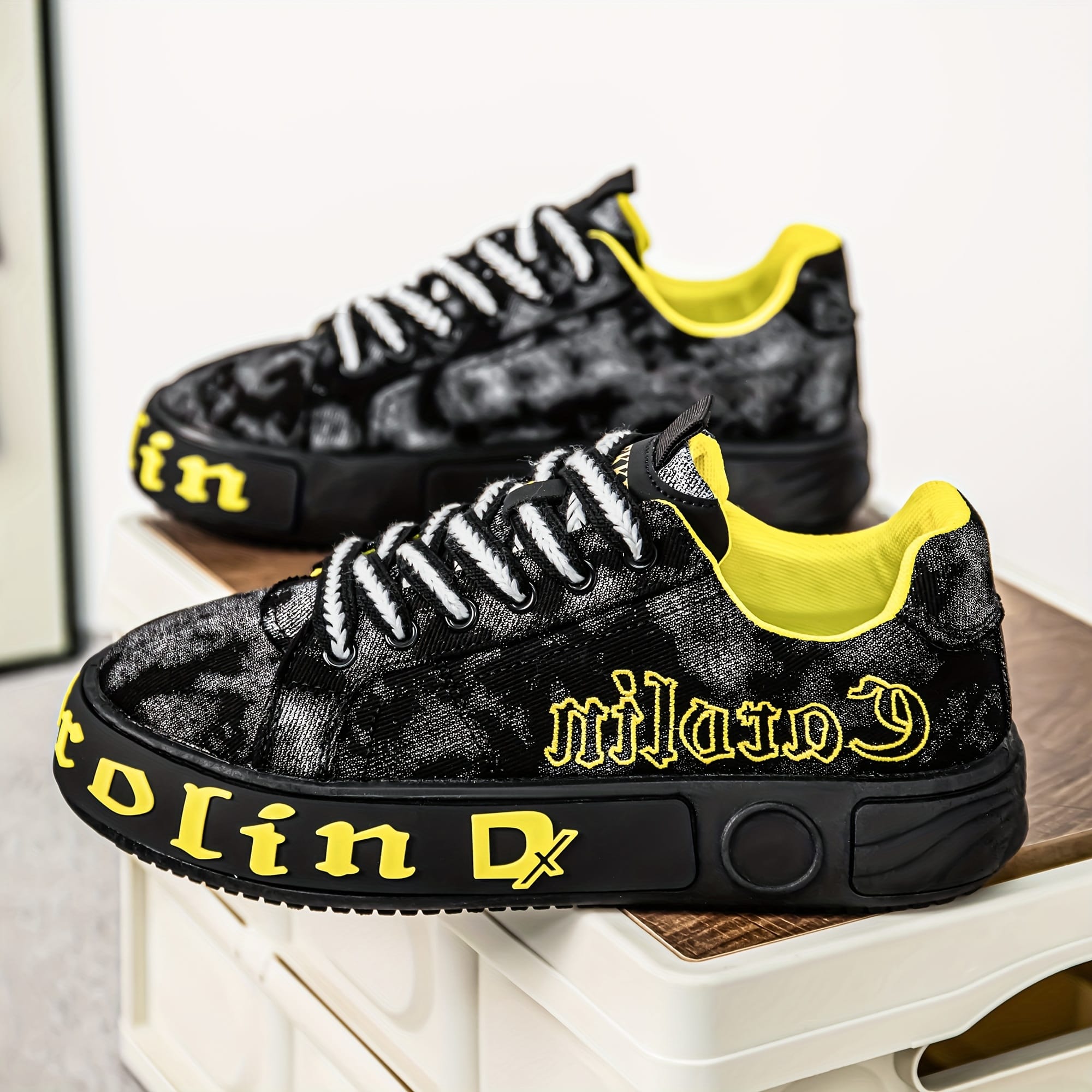 BJ888 Men'S Streetwear Skate Shoes - Low-Top Canvas Sneakers with Breathable Fabric Lining & Durable PVC Sole, Green Camo Design for Casual, Outdoor, Daily Wear, Skateboarding Shoes, Outdoor Footwear, Sporty Look, Fabric Lined Interior