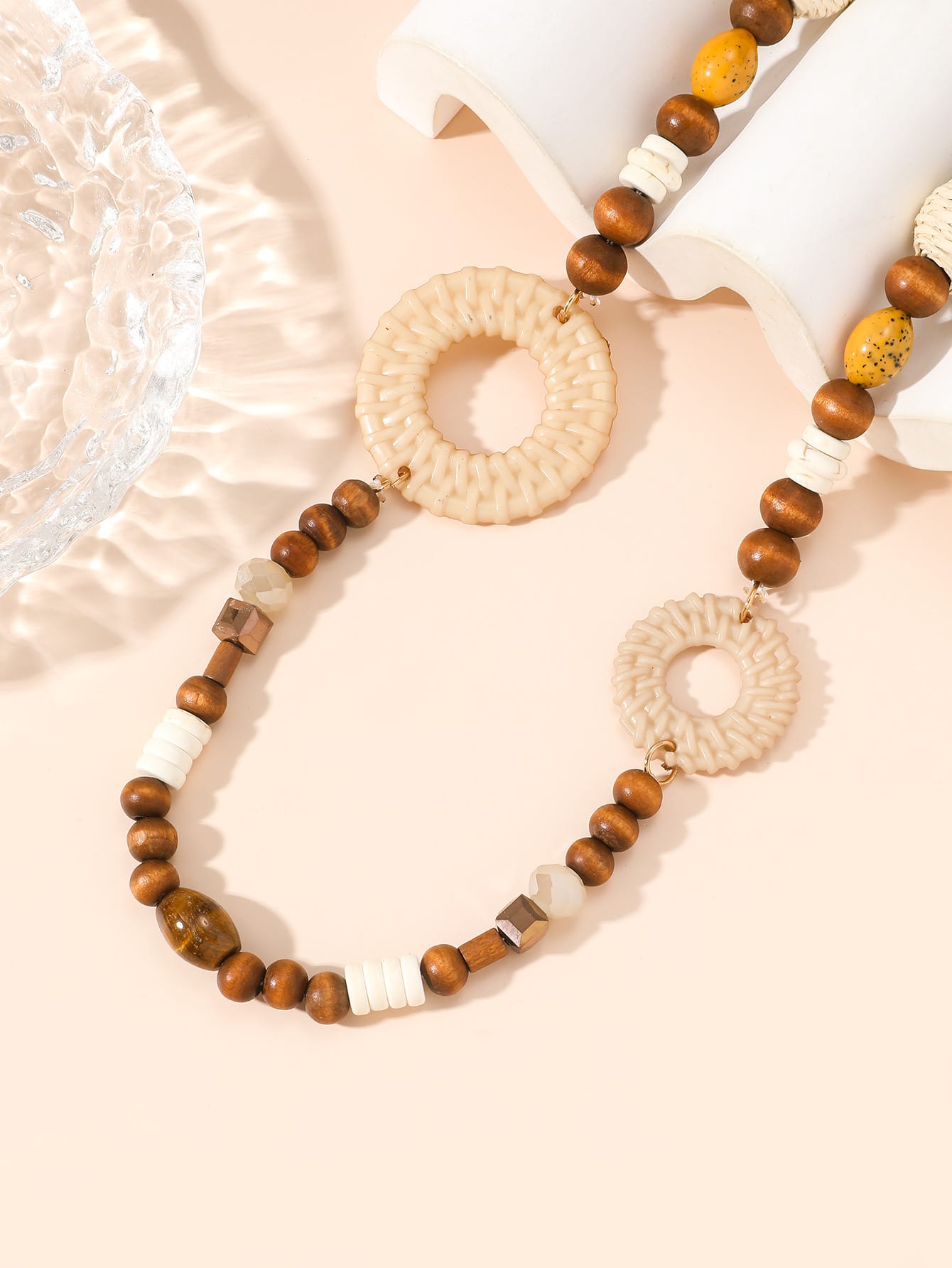 Bohemian Wooden Beaded Long Necklace with Vacation-Style Rattan Ring, Retro Ethnic Accessory Featuring Randomly Assorted Large Beads