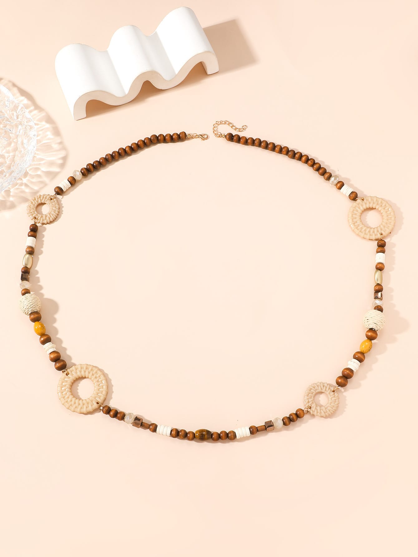 Bohemian Wooden Beaded Long Necklace with Vacation-Style Rattan Ring, Retro Ethnic Accessory Featuring Randomly Assorted Large Beads