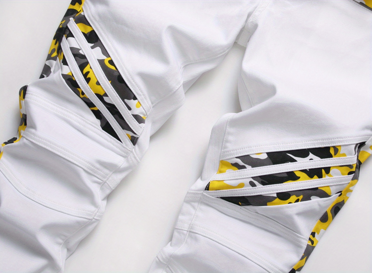 Camouflage Pattern Slim Fit Jeans, Men's Casual Slightly Stretch Street Style Slant Pockets Denim Jeans For Spring Summer