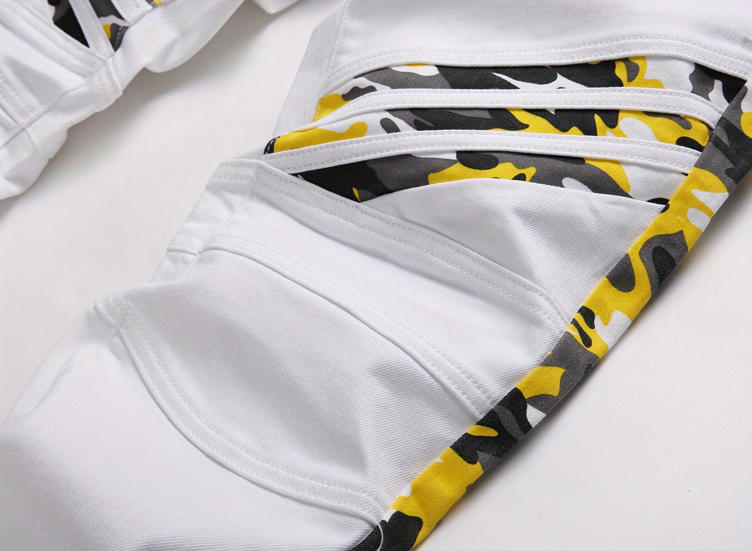 Camouflage Pattern Slim Fit Jeans, Men's Casual Slightly Stretch Street Style Slant Pockets Denim Jeans For Spring Summer