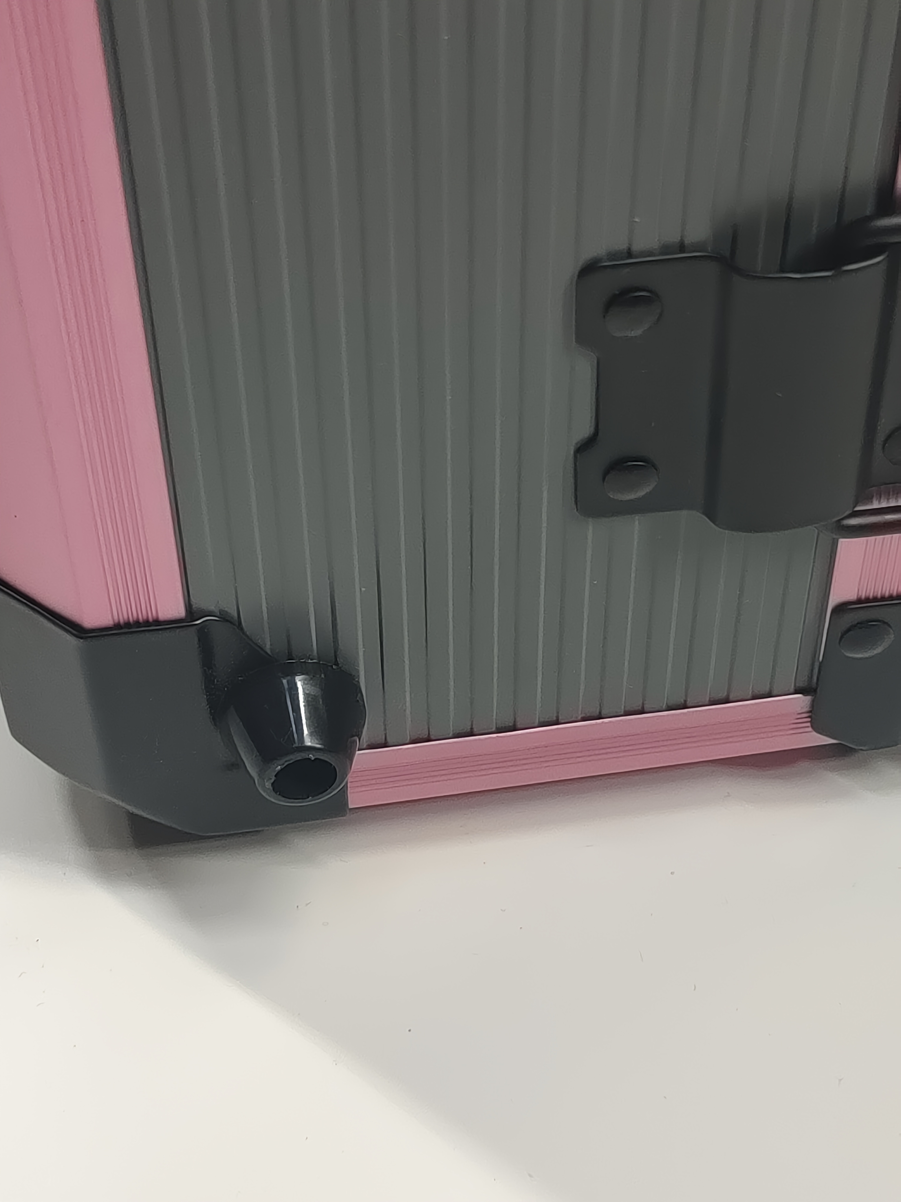 Portable Large Metal Handheld Aluminum Alloy Box, Password Box, Tool Box, File Box, Equipment Box, Instrument Box, Storage Box, Display Box, Photography Equipment Box, Drone Box, Magic Prop Box, Computer Box, Business Box for Outdoors and More Multifunctional Box