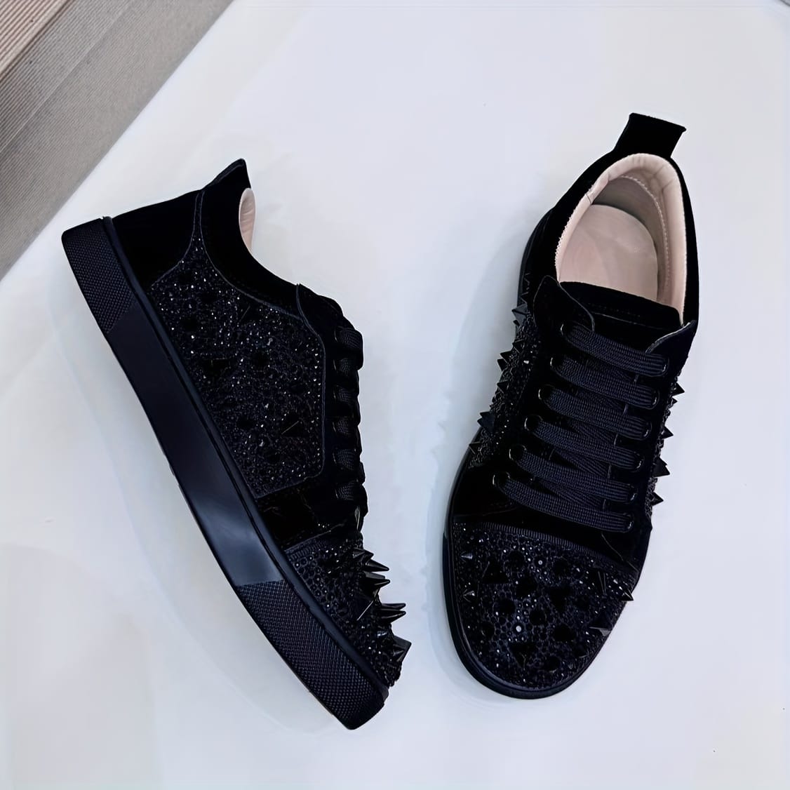 Men'S Fashionable Red-Bottomed Casual Shoes with Rivet Details - Lace-Up, Round Toe, Low-Top Design, Synthetic Cover, TPU Sole for All-Day Comfort - Perfect for Casual Attire and Parties