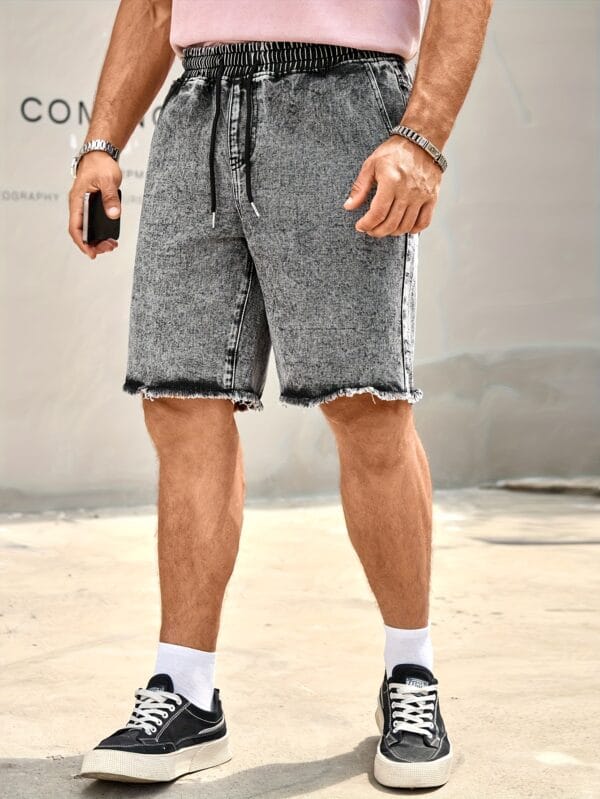Men's Light Wash Distressed Casual Denim Shorts - Relaxed Straight-Leg Short Length with Frayed Hem & Belt Loops, Machine Washable Summer Shorts with Functional Pocket for Casual Attire (No-Stretch Denim Fabric)