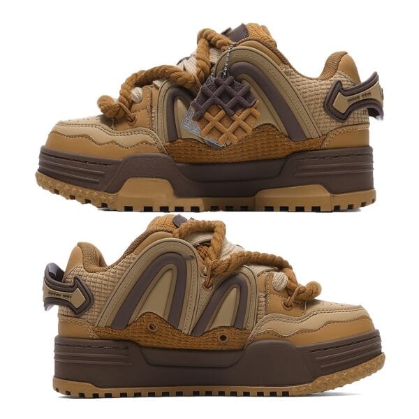 [Home Relaxation] Retro Skate Shoes - Trendy Low-Top Lace-Up Sneakers, Non-Slip Thick Sole, Brown & Black Design with Floral Accents, Casual Streetwear Style for All Seasons