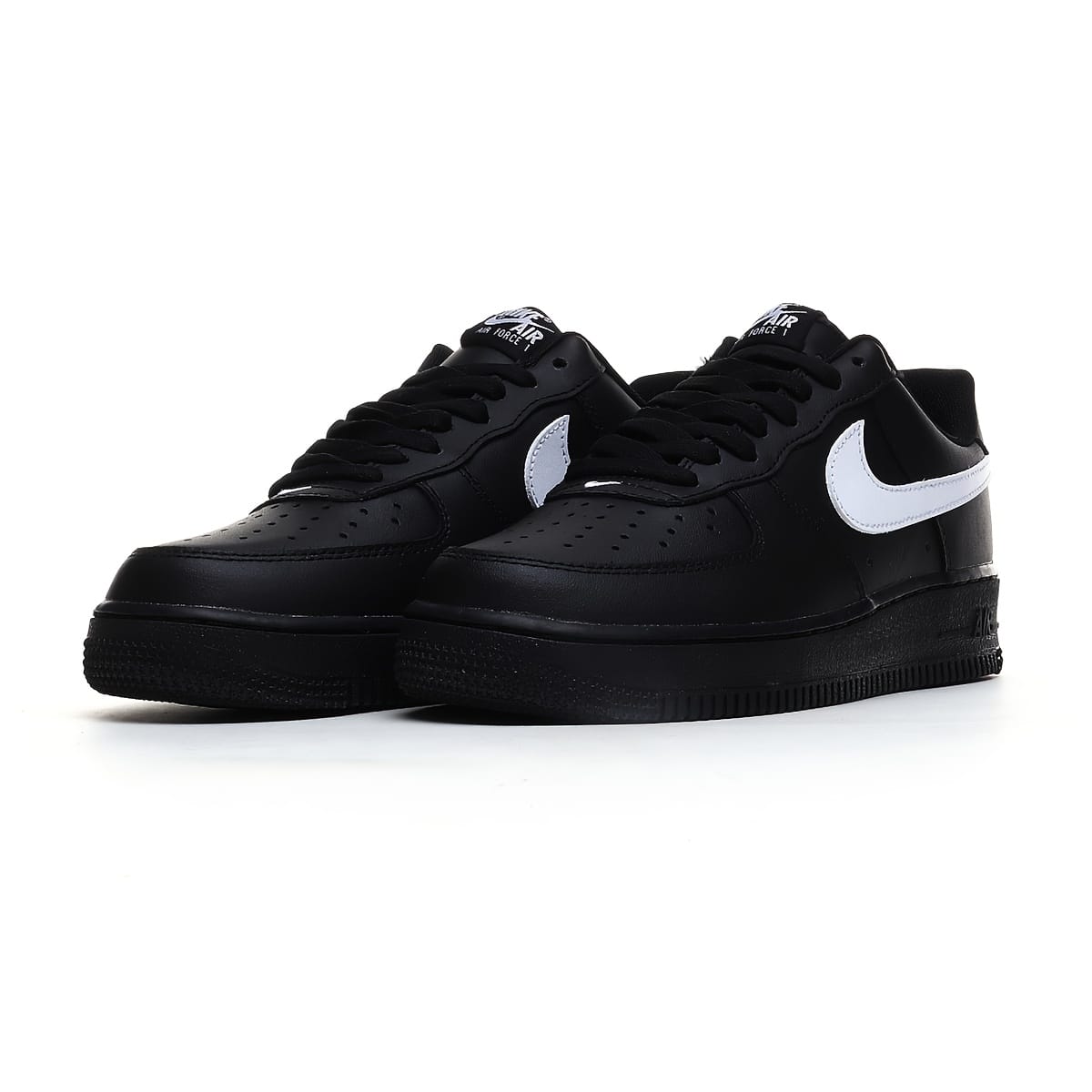 NIKE Air Force 1 Low-Top Classic Sneakers - Durable, Versatile & Stylish in Black and White
