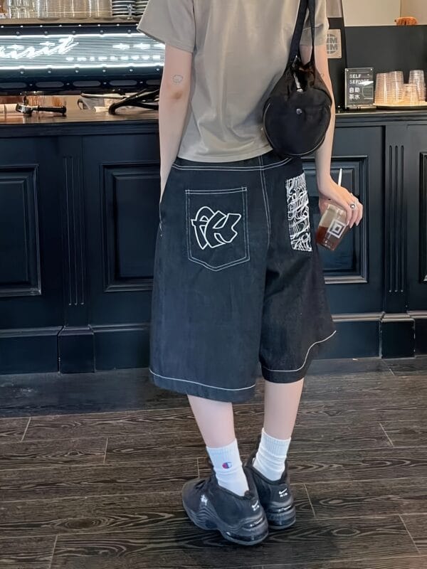 Men's Hip-Hop Street Style Mid-Waist Loose Straight Denim Shorts - Skateboard Casual 19.05cm Length, Plus Size Original Color Jeans, Machine Washable for Beach & Urban Fashion, Streetwear Essentials, Highwaisted Design, Durable Fabric, Trendy Embroidery, Sturdy Construction, Streetwear Enthusiasts