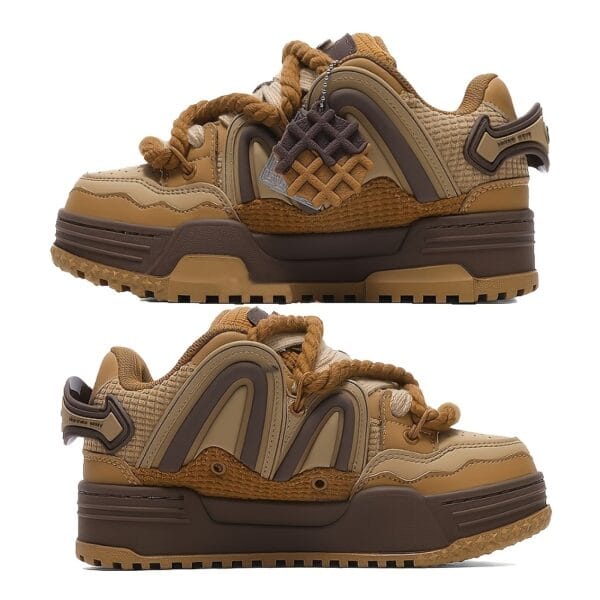 [Home Relaxation] Retro Skate Shoes - Trendy Low-Top Lace-Up Sneakers, Non-Slip Thick Sole, Brown & Black Design with Floral Accents, Casual Streetwear Style for All Seasons