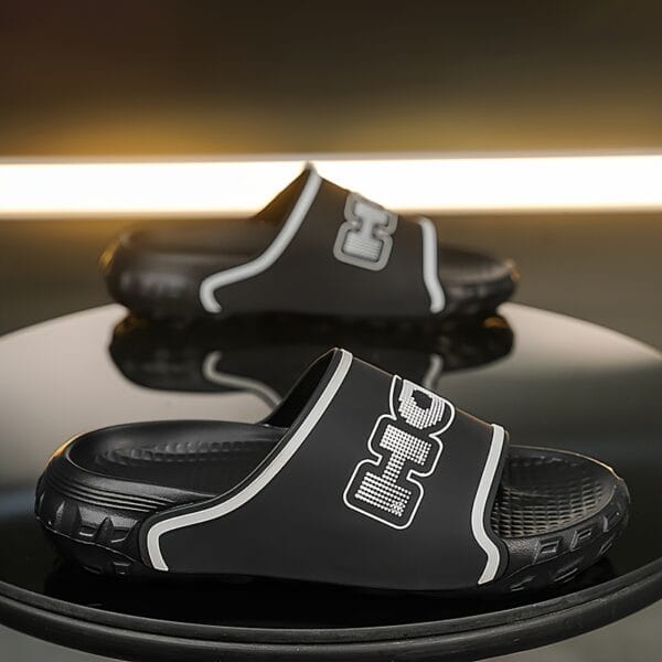 Fashionable And Versatile Men'S Open-Toe Sandals, Suitable for Home And Outdoor Beach Use, Made of Comfortable, Durable, Slip-Resistant, And Wear-Resistant EVA Material, New Style for Summer 2025.Suitable for Men & Women