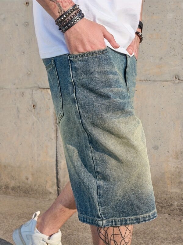 Men'S Casual Loose-Fit Denim Shorts - Knee-Length, Solid Color, Raw Hem, Non-Stretch Fabric, White Sneakers, Perfect for Summer, Casual Summer Wear|Raw Hem Shorts|Nonstretch Fabric