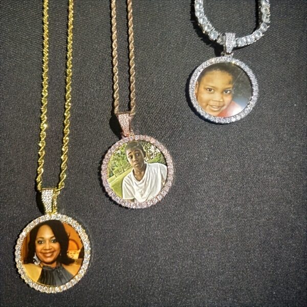Collier pendentif photo rond personnalisé – Style hip-hop, zircone cubique et cuivre, cadeau personnalisé unique pour garçons