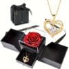 Rose rouge artificielle éternelle dans une boîte en verre – Cadeau idéal pour la Saint-Valentin, la fête des Mères ou Noël pour femme, épouse, petite amie ou grand-mère – Décoration d'intérieur élégante avec pendentif en forme de cœur