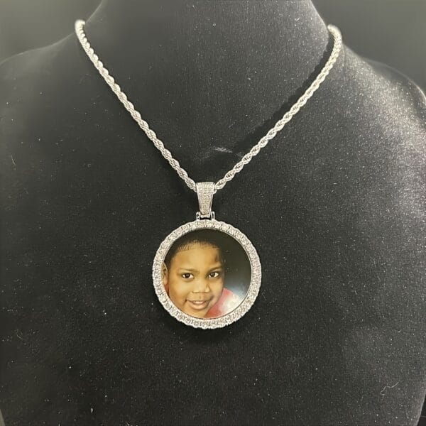 Collier pendentif photo rond personnalisé – Style hip-hop, zircone cubique et cuivre, cadeau personnalisé unique pour garçons