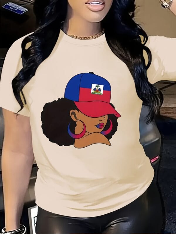T-Shirt Femme – Fierté Haïtienne, Design Patriotique avec Drapeau & Silhouette Féminine
