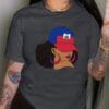 T-Shirt Femme – Fierté Haïtienne, Design Patriotique avec Drapeau & Silhouette Féminine